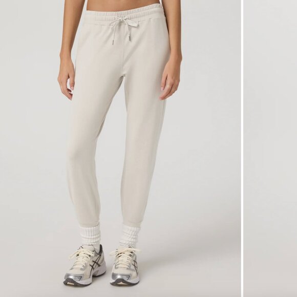 Vuori Pants - Vuori Performance Jogger in Ecru Heather (Beige) - Size Large